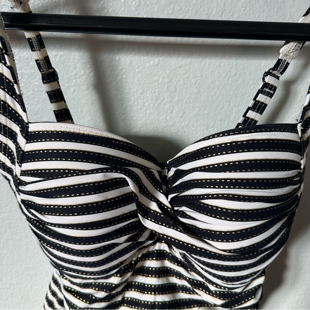 Nip Tuck Swimsuit 8 Twist Front One Piece Black G… - image 3